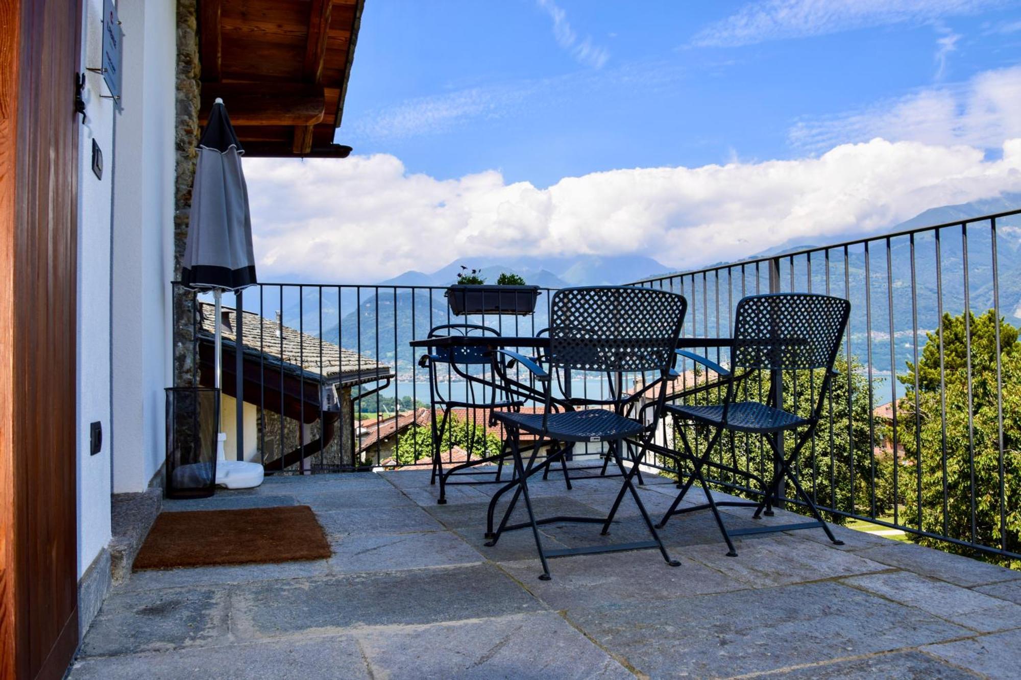 Il Fienile - Heritage In Molino Maufet Watermill - View Terrace * Colico